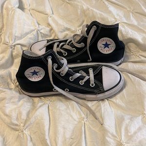 Size 1 little kids high top converse